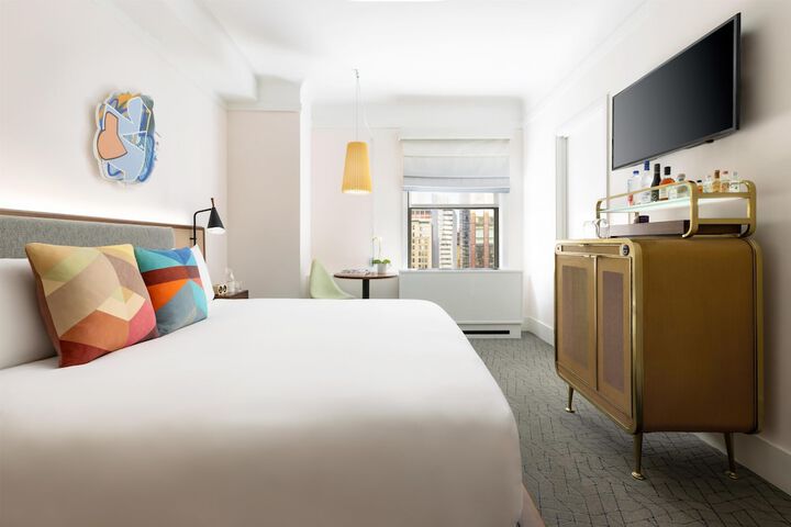 Room 33 of 85
