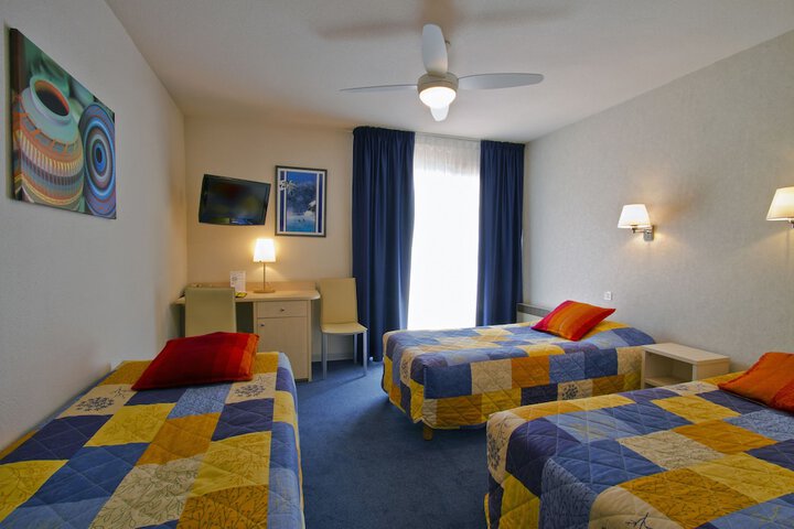 Room 6 of 70