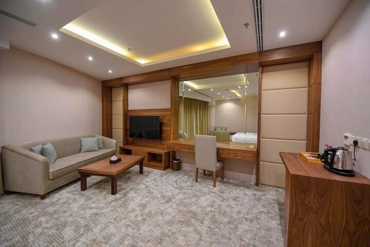 Room 29 of 38