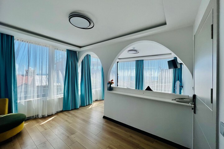 Room 49 of 65