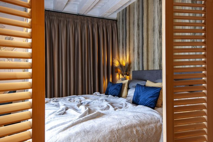 Room 27 of 53
