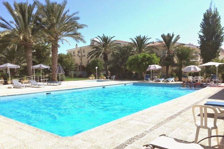 Pool Hotel