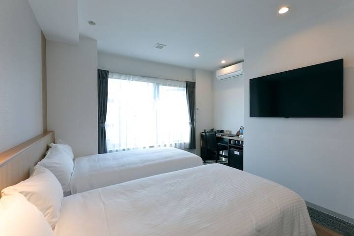 Room 22 of 43