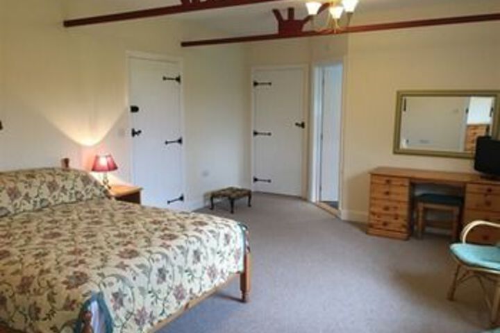 Room 6 of 11