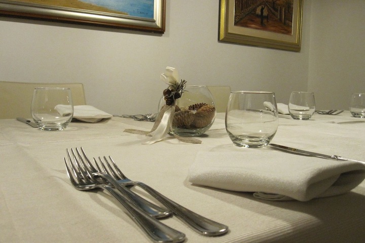 Dining 57 of 80