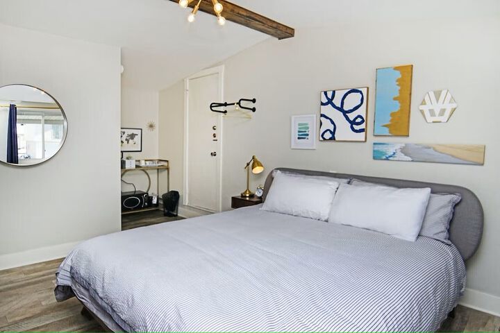 Studio King Size Bed (3 of 3)
