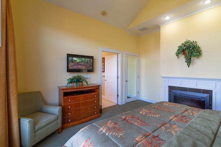 Room 4 of 76