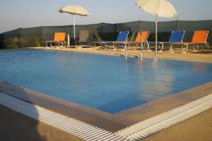 Pool 24 of 28