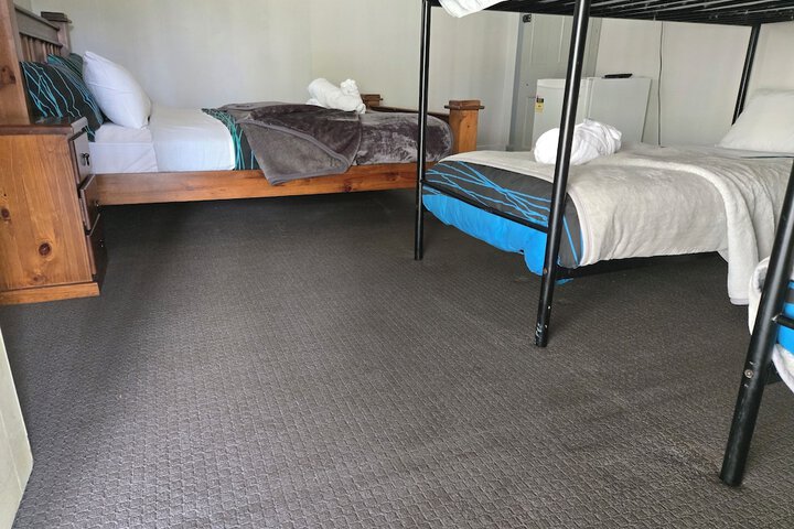 Room 5 of 17