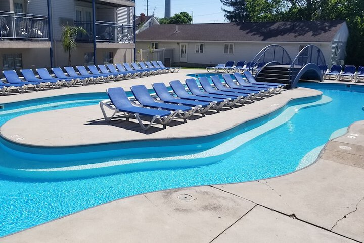 Pool 21 of 47