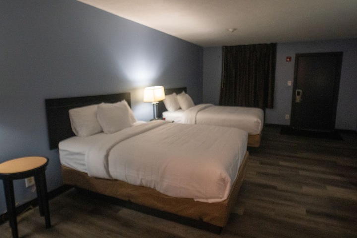 Basic Double Room (2 of 7)