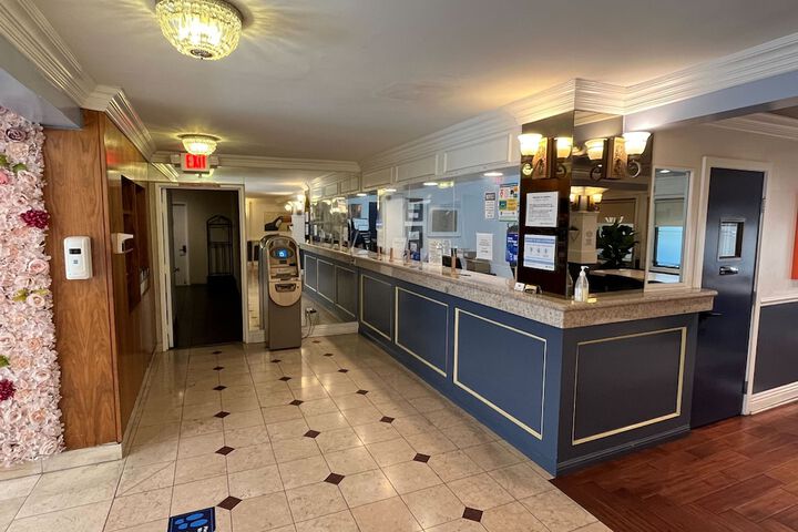 Hotel Interior 11 of 38