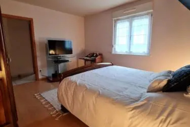 Room 5 of 14