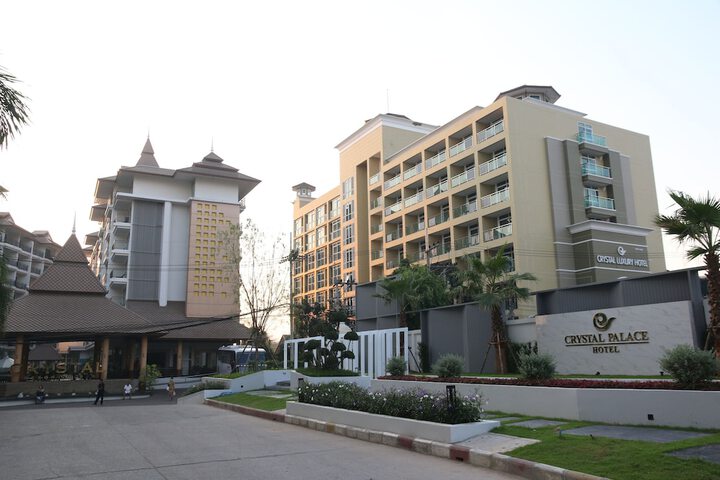 Hotel Exterior 106 of 113