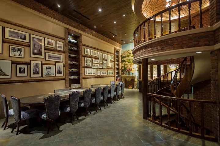 restaurant