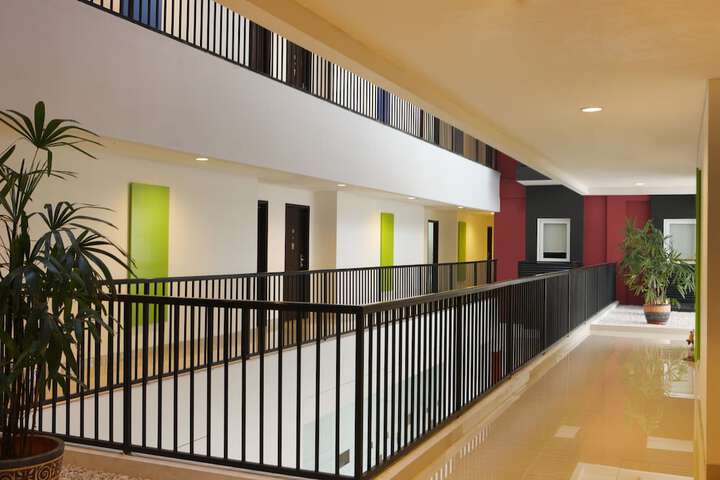 Ballroom/Hall 20 of 22