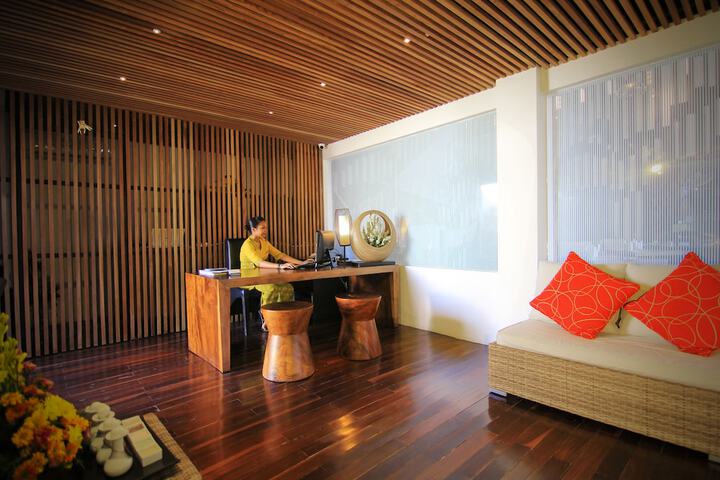 Hotel Interior 7 of 28