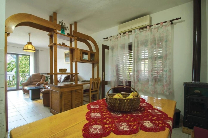 Room 3 of 18