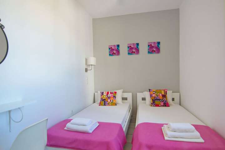 Room 53 of 161