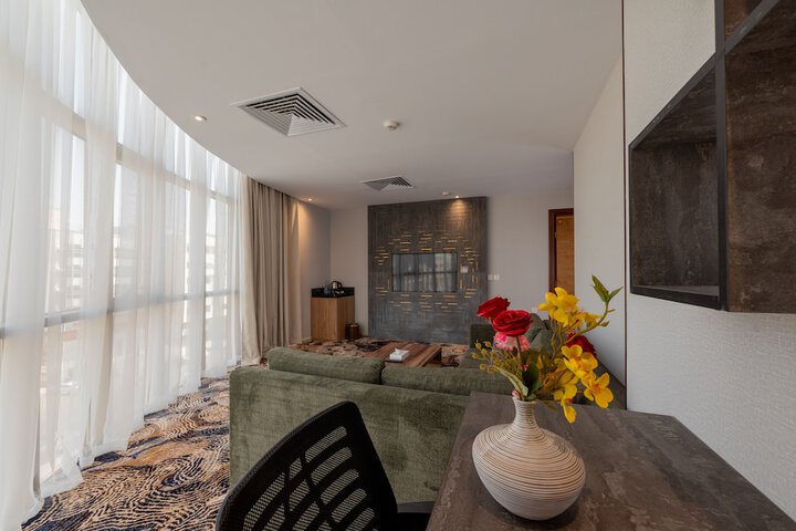 Room 28 of 44