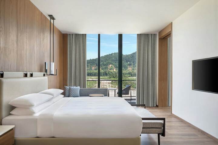 Room 3 of 34