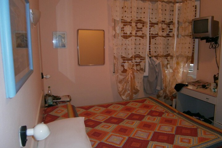Room 5 of 46