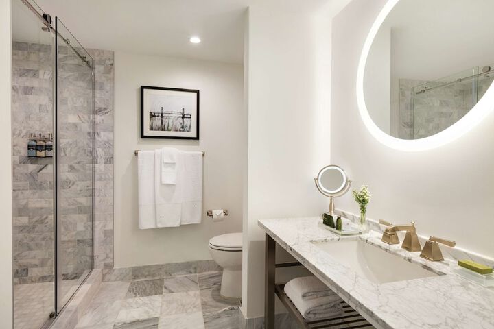Bathroom shower