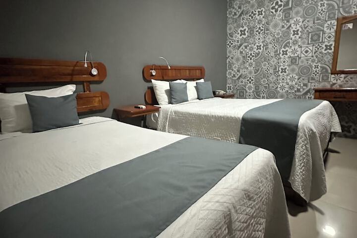 Room 16 of 33