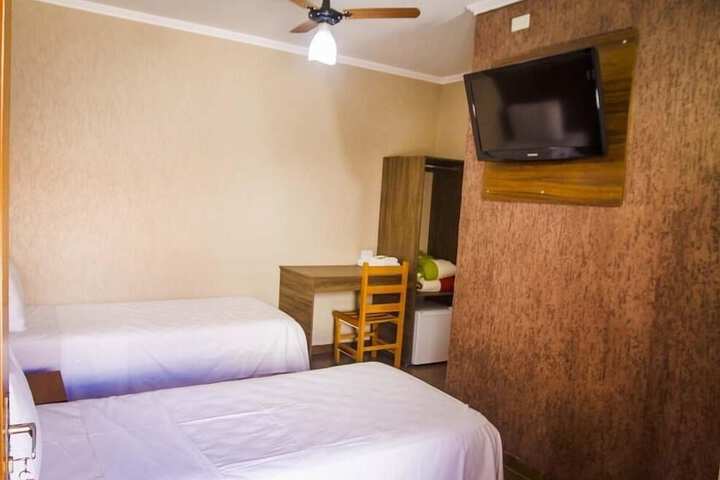 Room 7 of 32