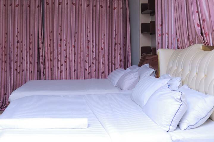Room 8 of 23