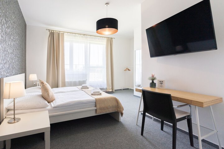 Room 6 of 60