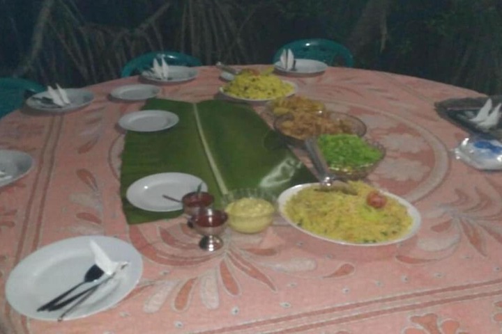 Dining 21 of 40