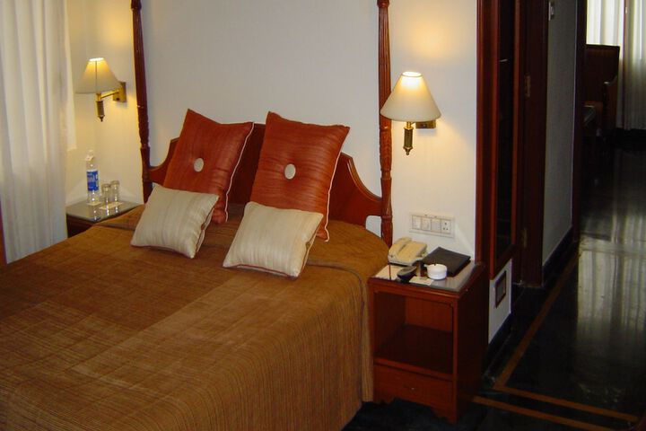Room 7 of 34