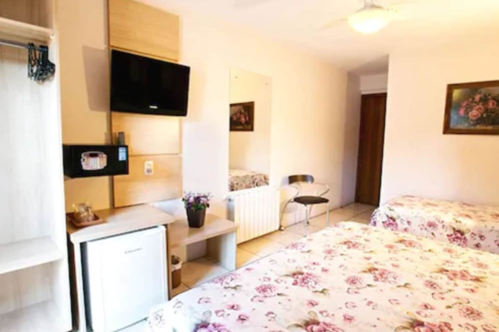 Room 8 of 25
