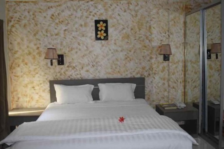 Room 16 of 37