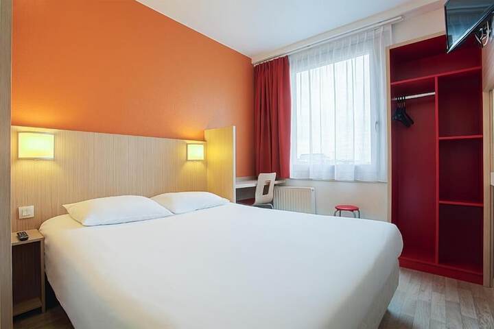 Room 12 of 29