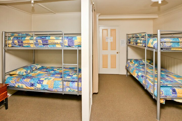Room 17 of 37