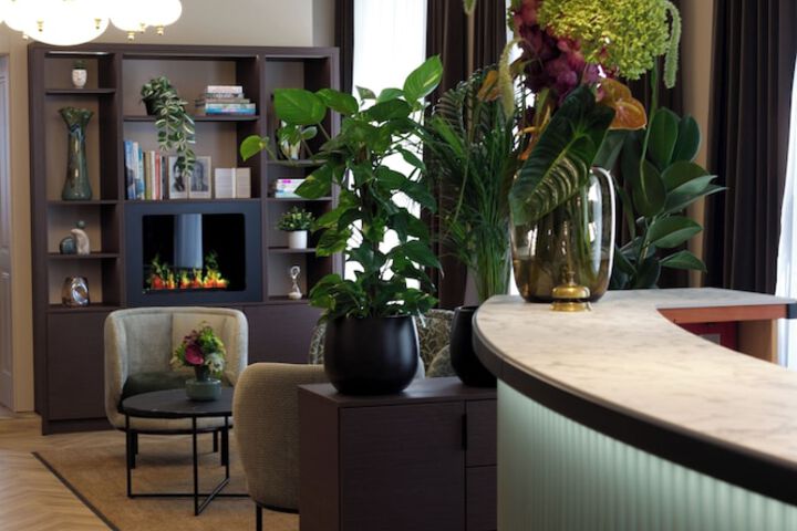Guest Lobby