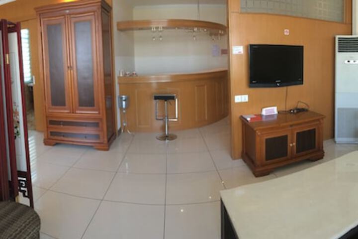 Room 11 of 22