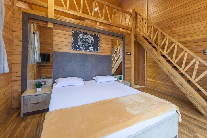 Room 4 of 31