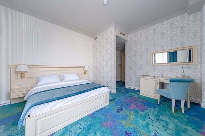 Room 7 of 40