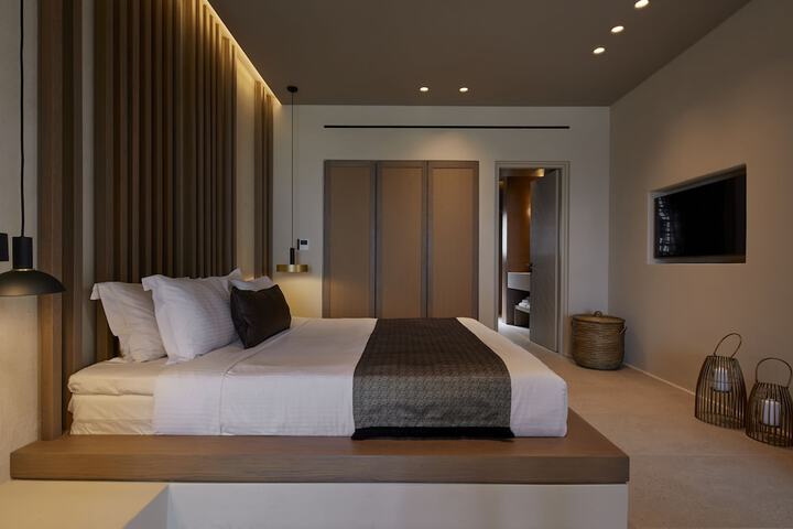 Room 9 of 75