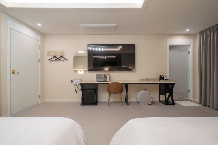 Room 31 of 43