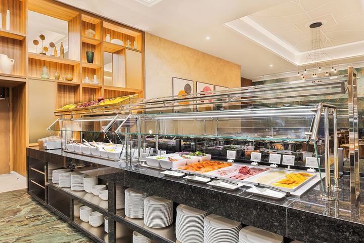 Breakfast buffet