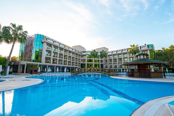 Hotel 42 of 43