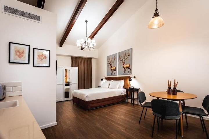 Room 4 of 13