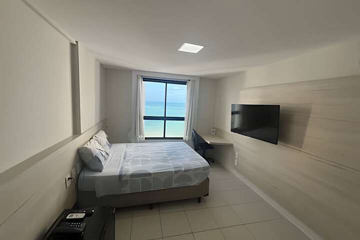 Room 18 of 137