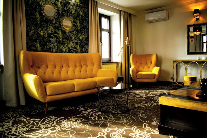 Room 16 of 60