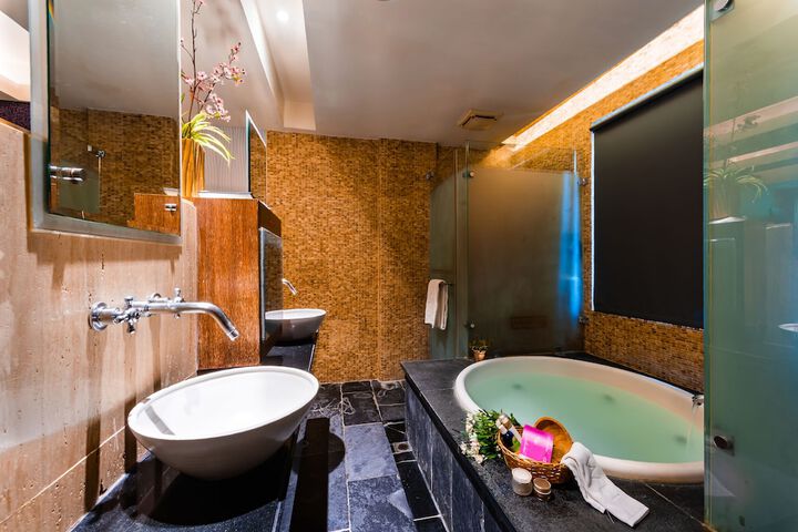 Room 15 of 23