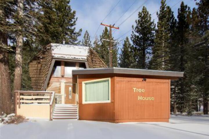 Tree House in Mammoth Lakes, CA